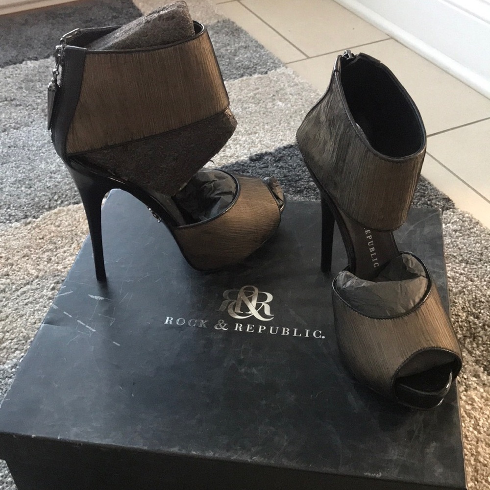Rock & Republic shoes size 6